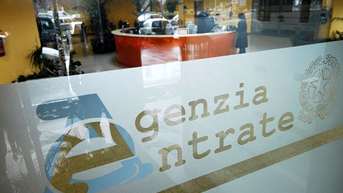 Giro di tangenti a Como: in manette l’ex direttore dell’Agenzia delle entrate VIDEO