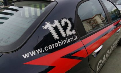 Calci e pugni ai carabinieri: arrestato per spaccio un 36enne