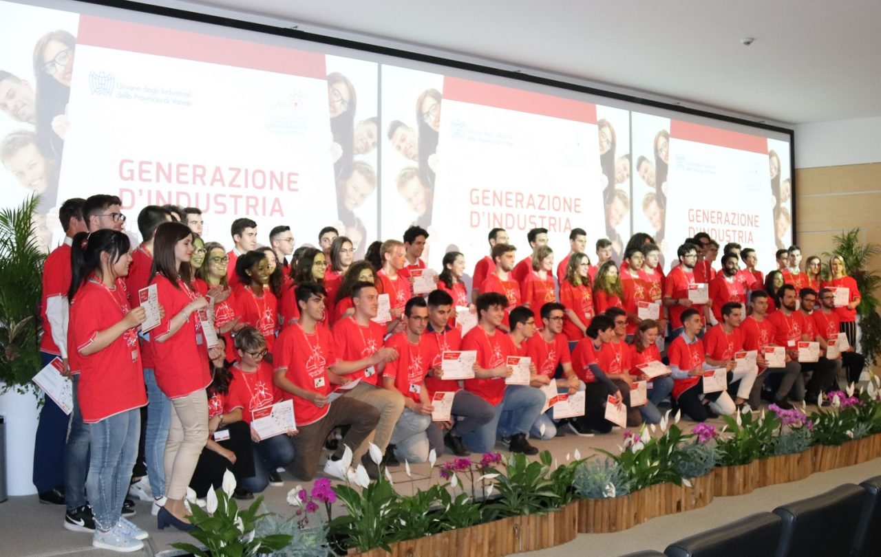 Univa, consegnate 70 borse di studio per gli studenti della provincia