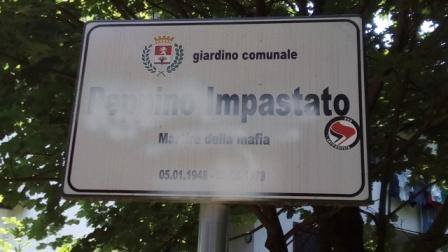 Vandalizzata la targa dedicata a Peppino Impastato