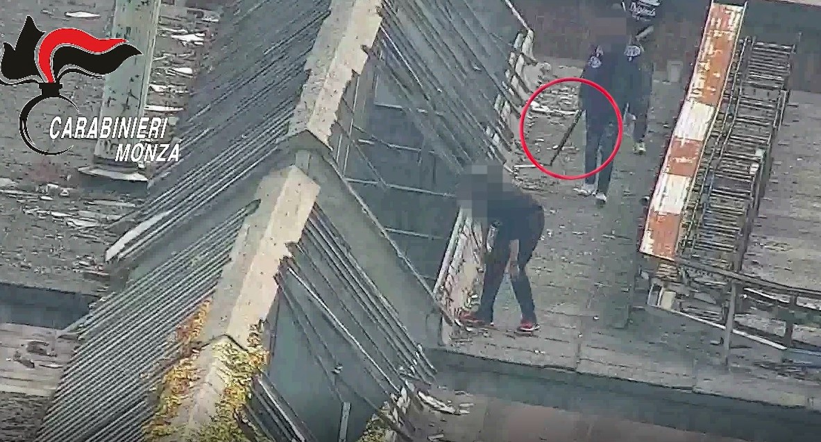 Non è una serie tv: nell’ex Snia abbandonata scontri tra bande, tentati omicidi e tanta, tanta droga IL VIDEO