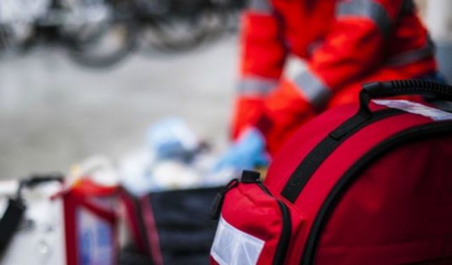 Aggressione al supermercato, dipendente accoltellato