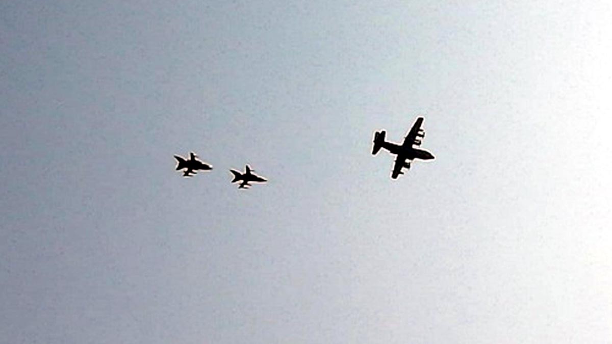 Paura in Lombardia: due caccia inseguono un aereo, ma è un’esercitazione VIDEO