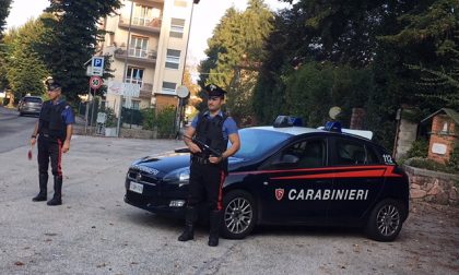 Pulsante d'allarme premuto per errore, carabinieri sul posto in assetto anti-rapina