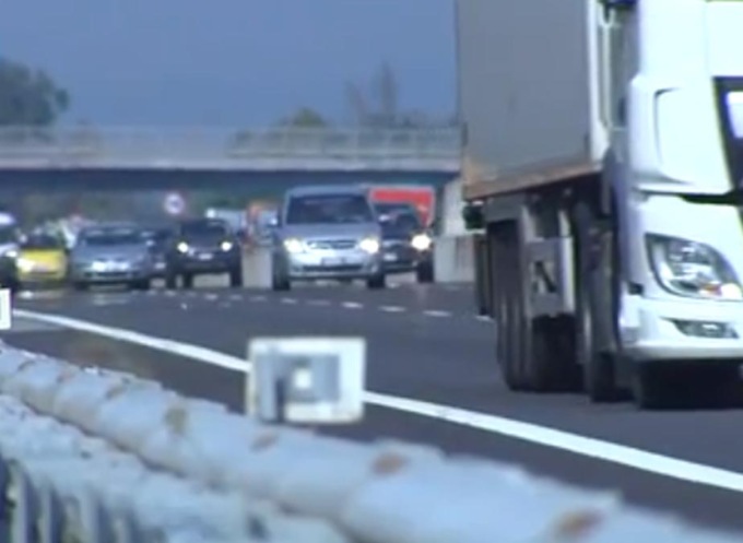 Asfaltature sulla A8 e A9: tutte le chiusure previste