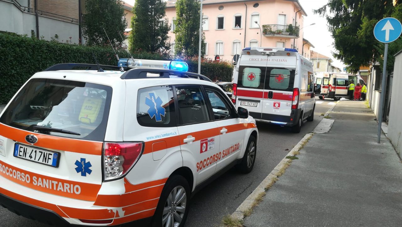 Investite due persone in via Flora a Legnano FOTO