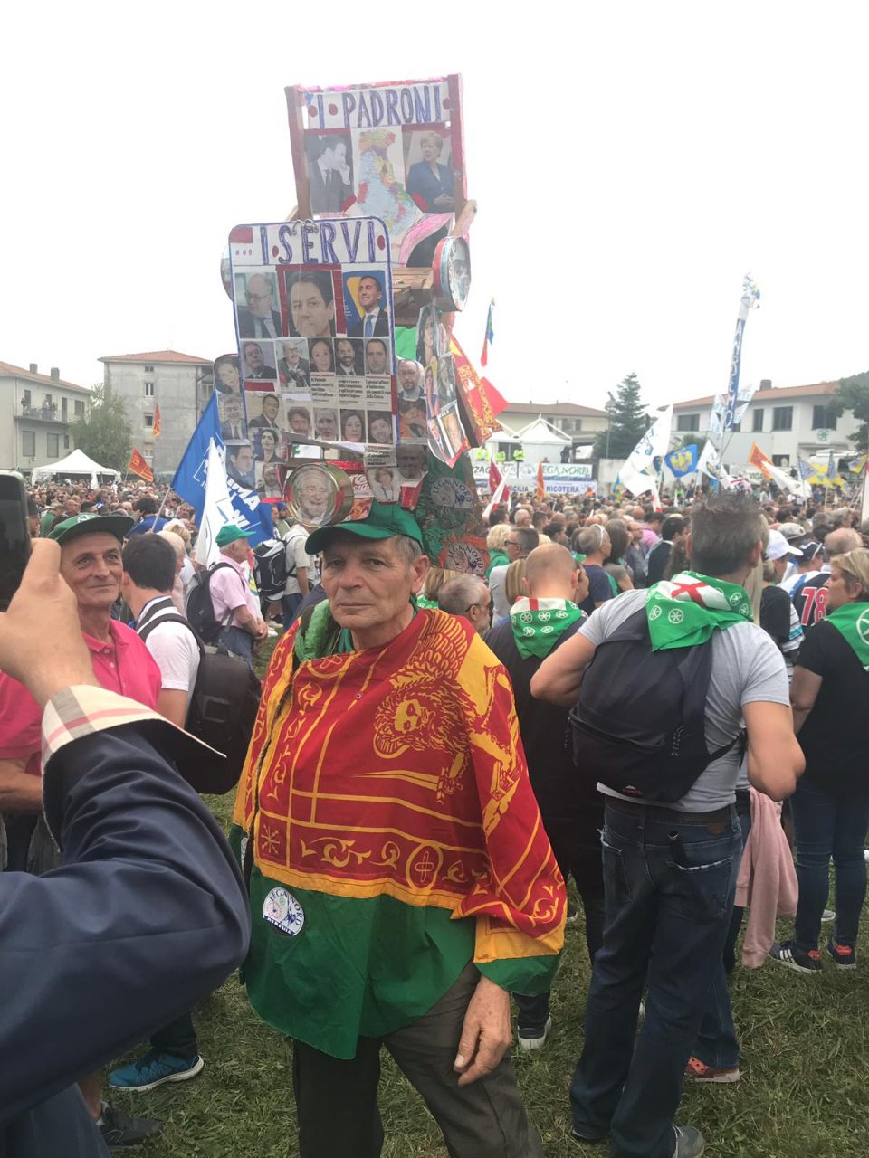 Raduno di Pontida, Salvini: “Questa è l’Italia, un’Italia che vincerà” FOTO