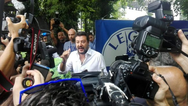 Raduno di Pontida tra slogan, immagini sacre e contestazioni FOTO E VIDEO