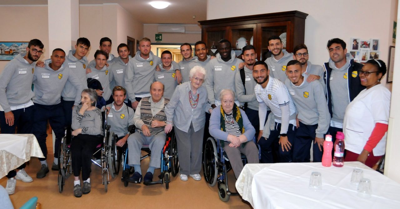 Gemellaggio tra GS Arconatese e i nonni di Casa Famiglia San Vittore Olona