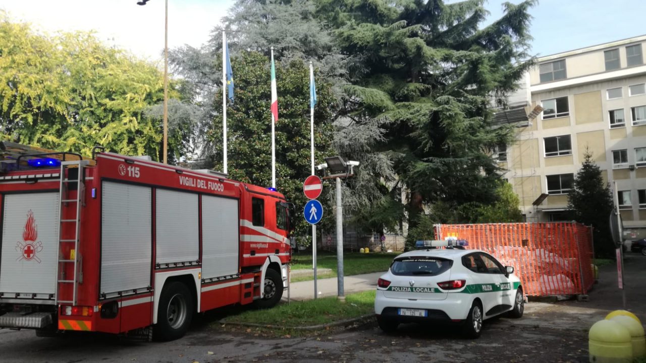 Spray al peperoncino al Maggiolini: scuola evacuata