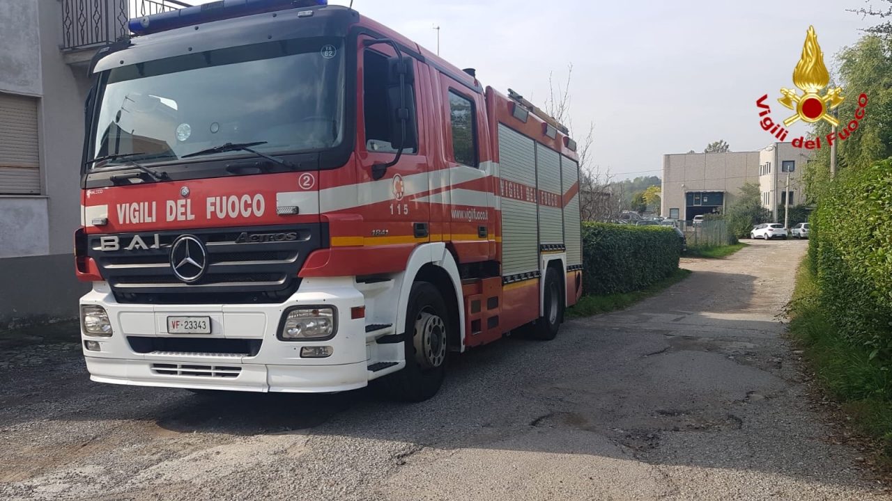 Madre e figlio trovati senza vita in casa a Gavirate