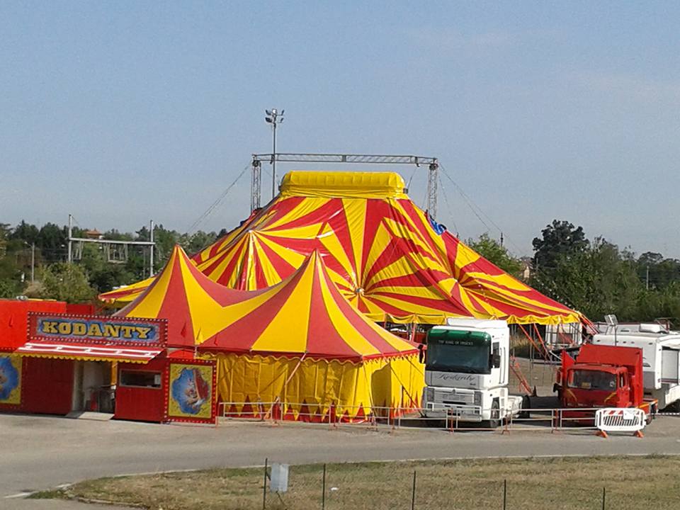 Vandali contro il Mexican Circus a Rovello, gli animalisti: “Non siamo stati noi”