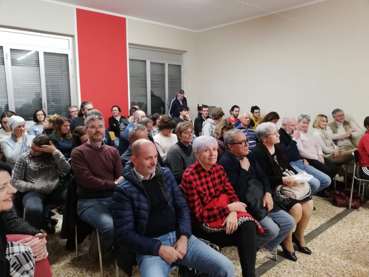 Pienone alla Fagnana per la “serata senza muri”
