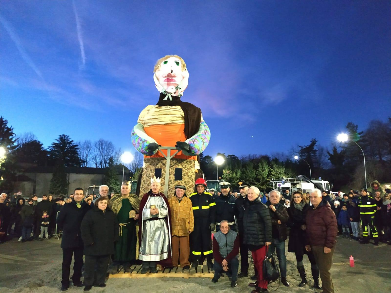 Brucia la Befana, falò a Tradate per l’Epifania