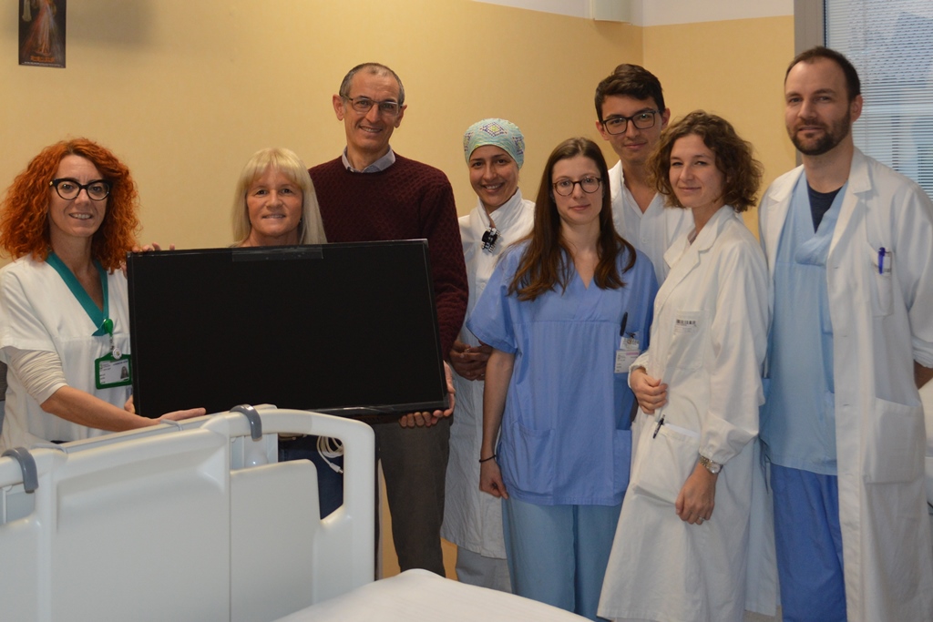 Il Ponte del Sorriso dona i televisori alla ginecologia varesina