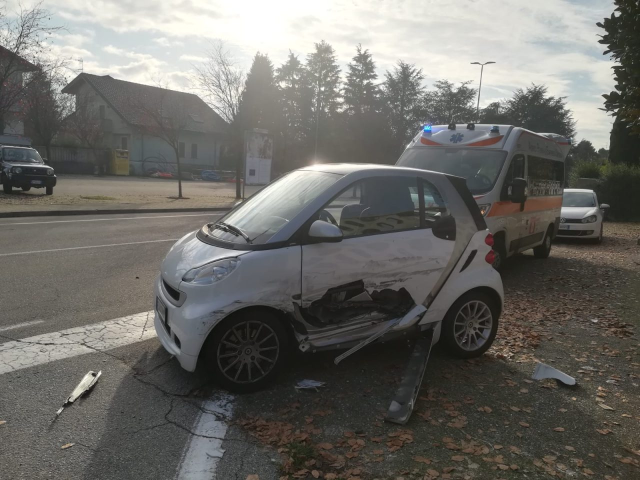 Incidente tra camion e Smart: coinvolta una bambina di 2 anni FOTO
