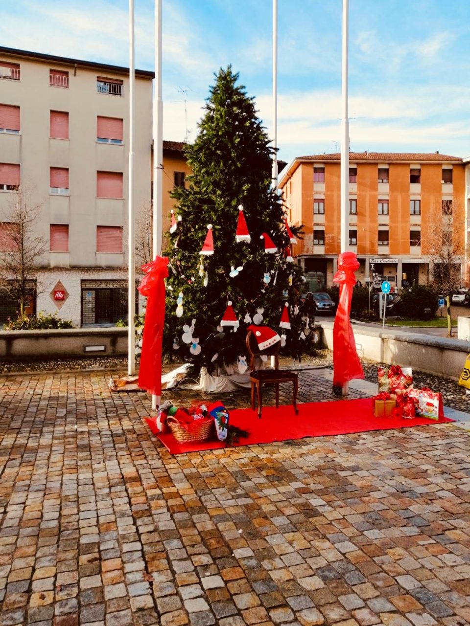 Si accende il Natale nel weekend a Mozzate