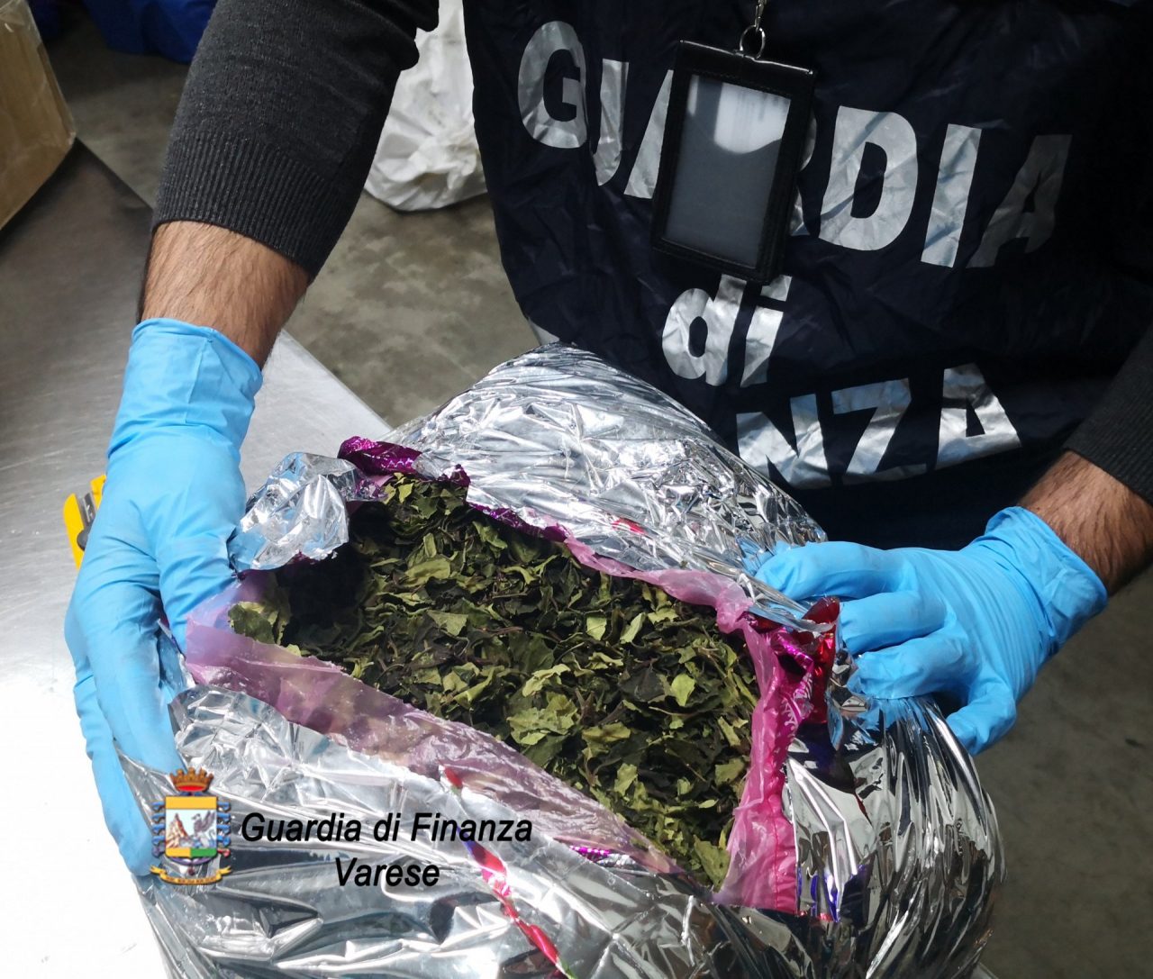 Traffico di droga, sequestrati a Malpensa 9 quintali di stupefacenti e 4000 farmaci