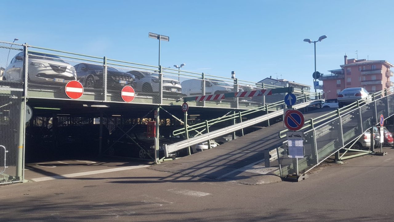 Il parcheggio di piazza del Popolo chiude per manutenzione, previsti disagi a Tradate