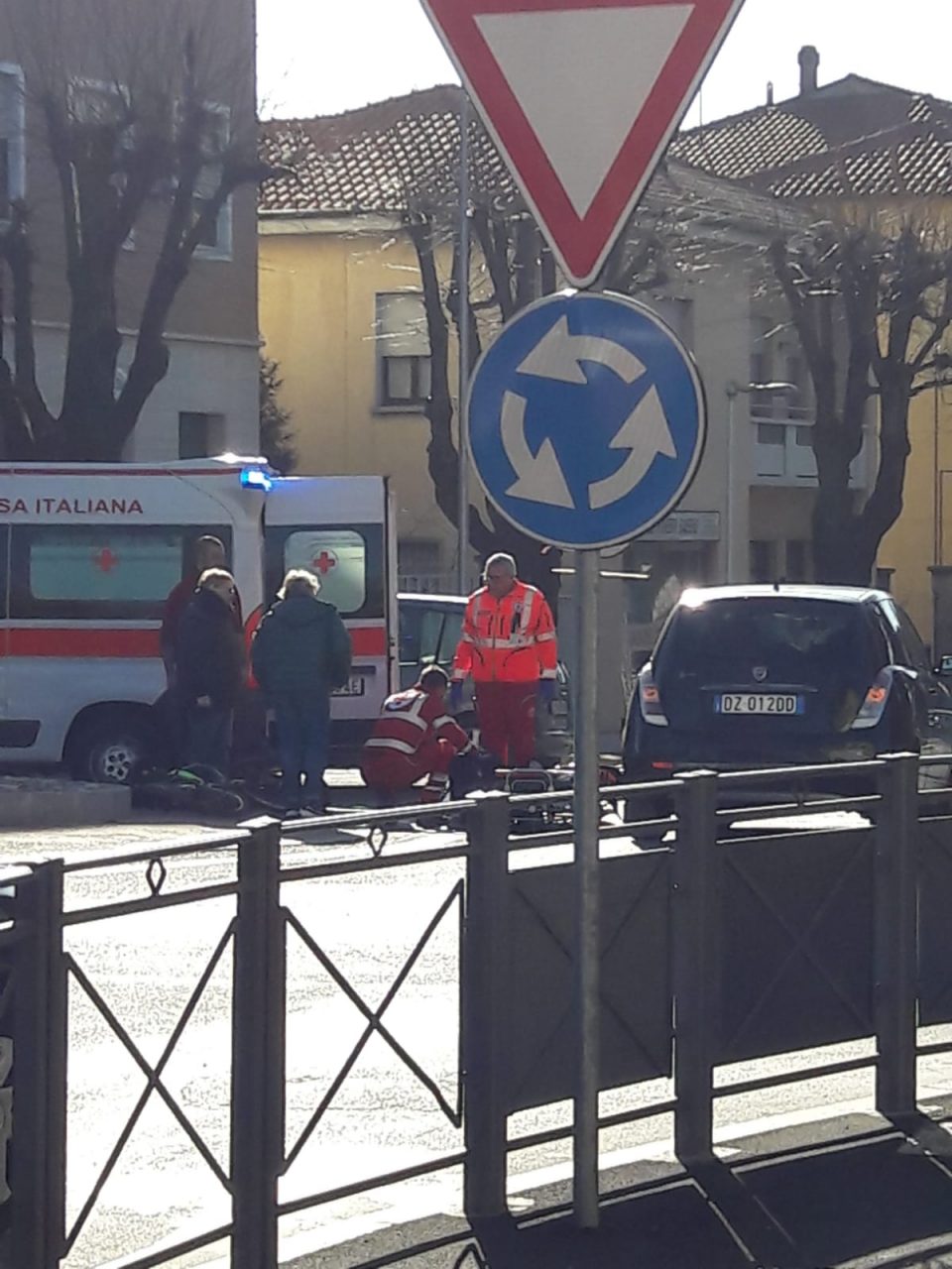 Ciclista investito in Varesina