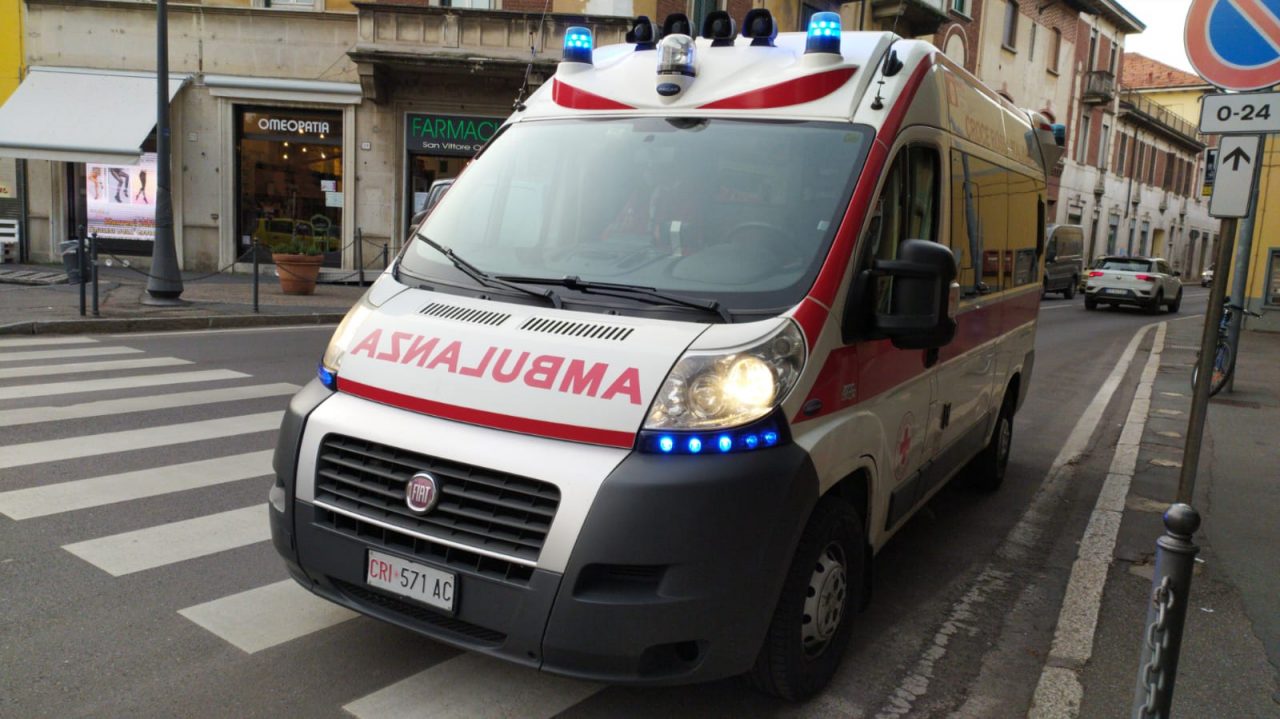 Beve acido muriatico, in ospedale una 56enne