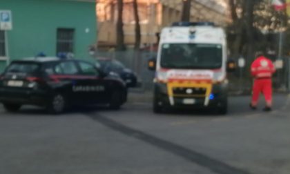 Gli cade la porta da calcio addosso: paura per un 12enne