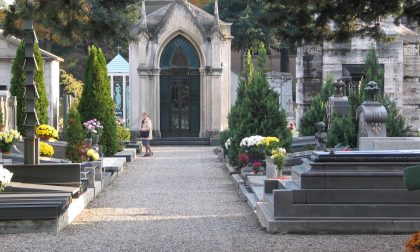 Stop ai furti di fiori al cimitero, arrivano le telecamere a Tradate