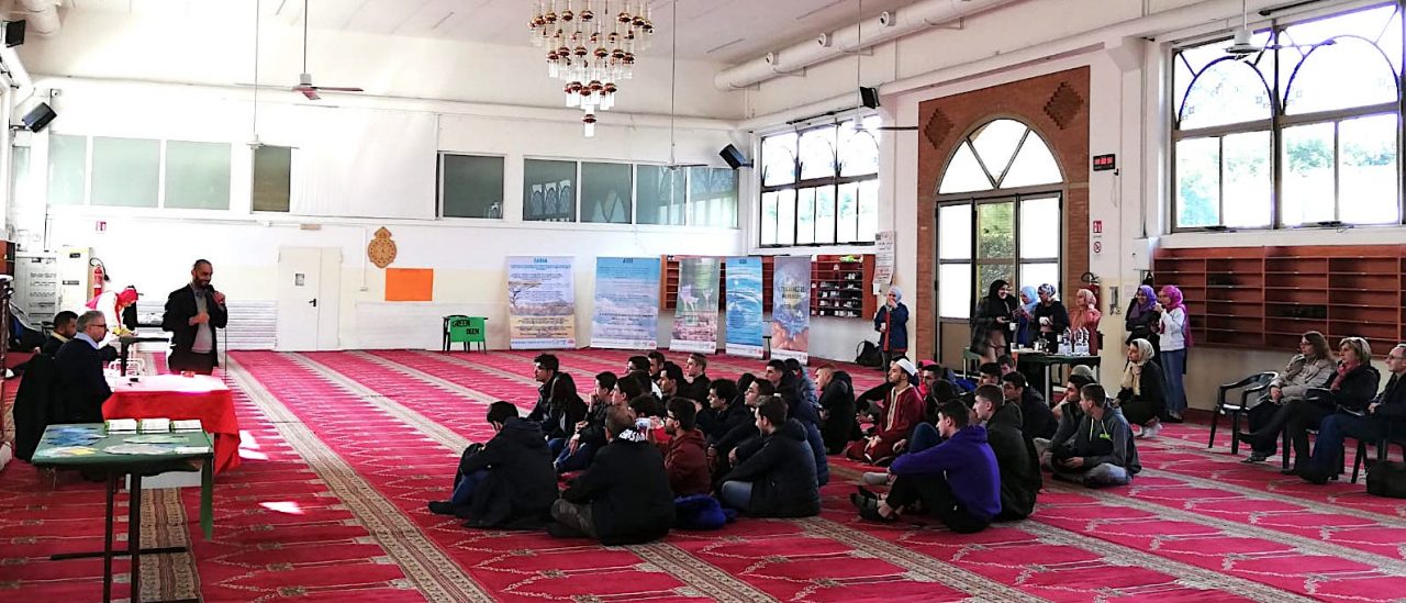 studenti del riva al centro islamico di saronno