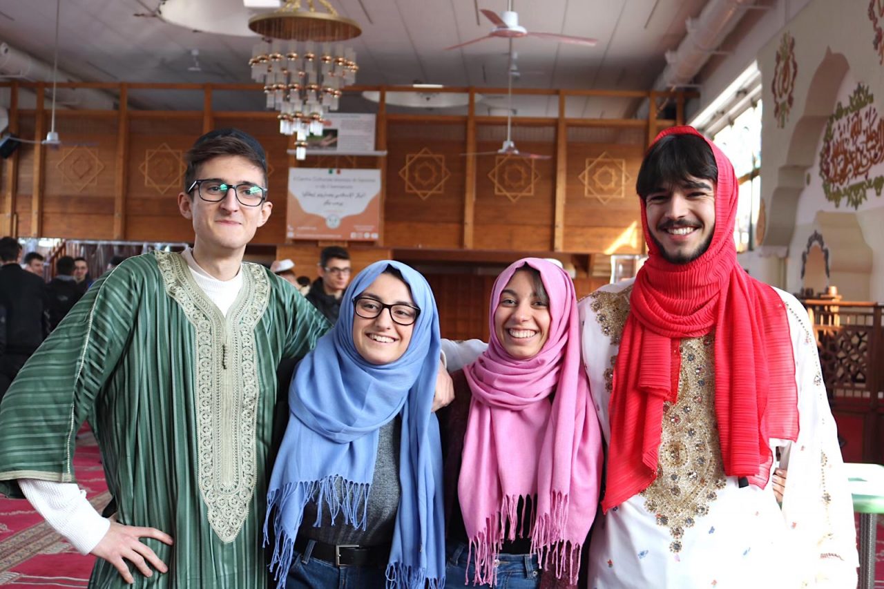 studenti del riva al centro islamico di saronno