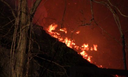 Incendio a Castellanza, brucia un capannone