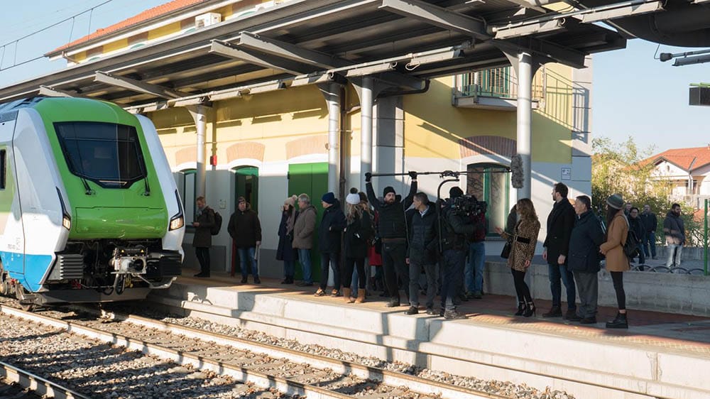 Trenord e Pozzetto, il “controspot” del Movimento: “Ecco come doveva essere”