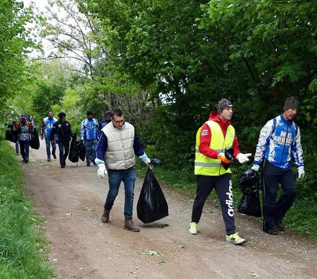 Domenica Verde a Tradate, cittadini in campo per pulire il Fontanile
