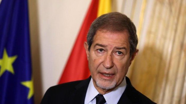 Coronavirus, il governatore siciliano Musumeci: “Meglio se non venissero i turisti dal Nord”