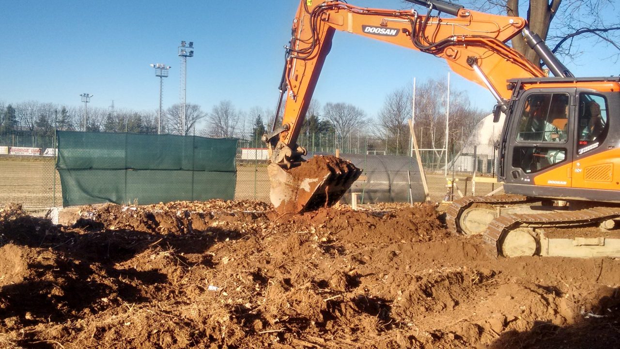 Nuove tribune e spogliatoi per il campo di rugby di Tradate