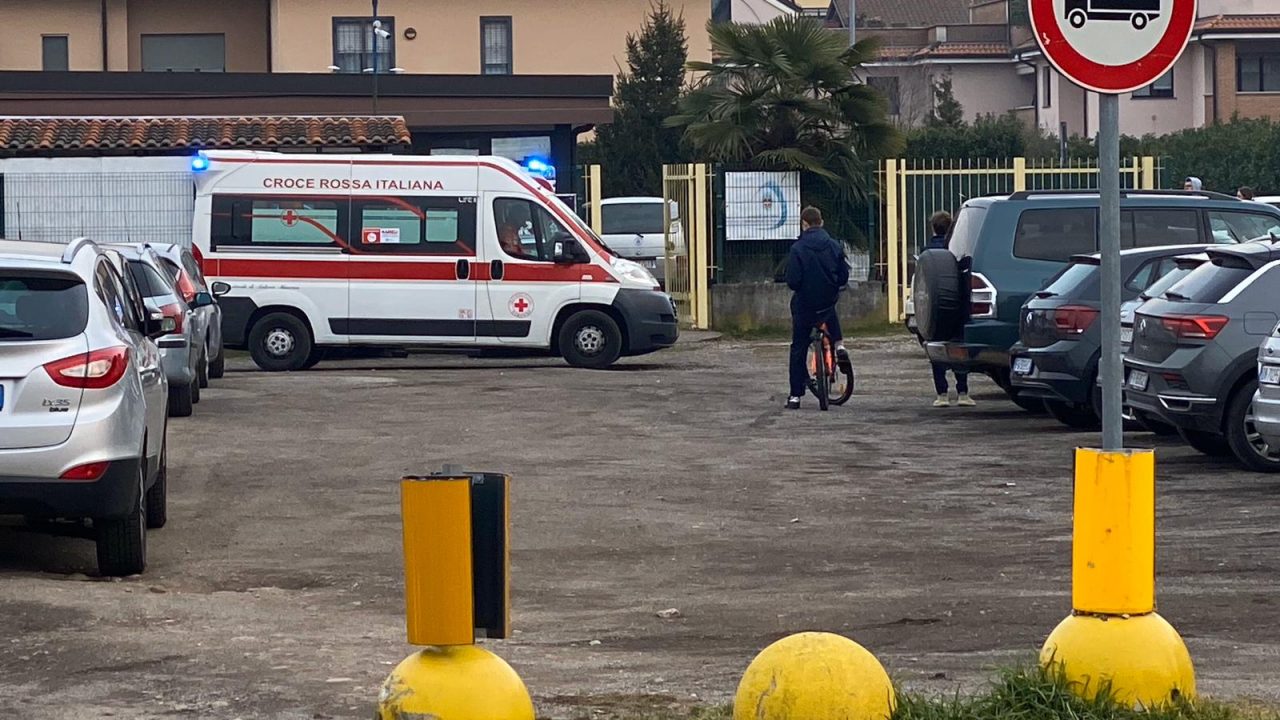 Scontro di gioco: calciatore di 23 anni ferito