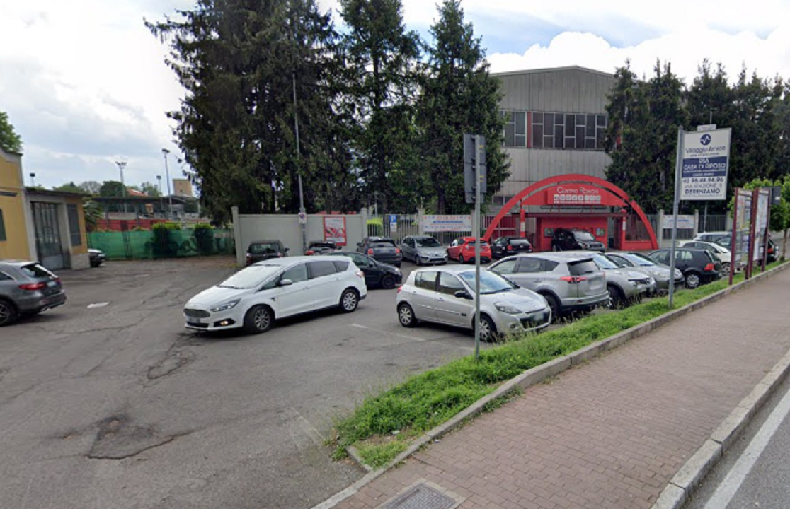 Un giovane dà in escandescenza al Centro Sportivo Ronchi