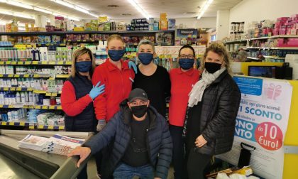 Mascherine gratis a Carabinieri, volontari e supermercati