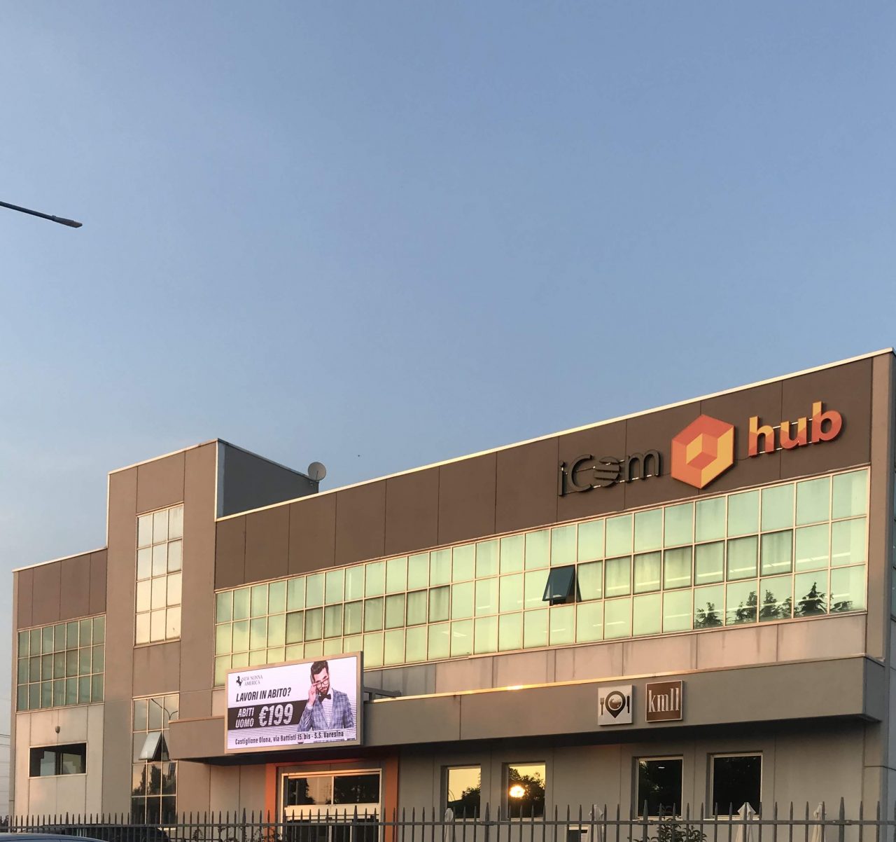 Coronavirus, iCom cerca personale che sappia cucire