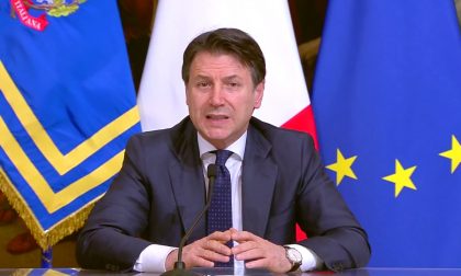 L'annuncio del Presidente Conte: "Chiudiamo tutto il non essenziale"