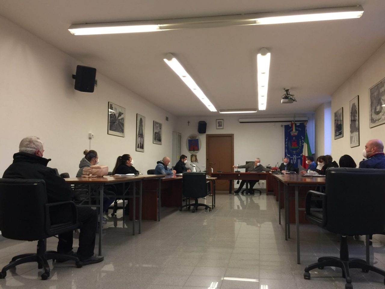 Consiglio aperto al pubblico in piena emergenza: polemica a Cislago