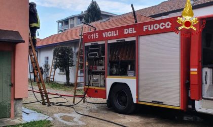 Si addormenta con la sigaretta accesa, la casa va a fuoco