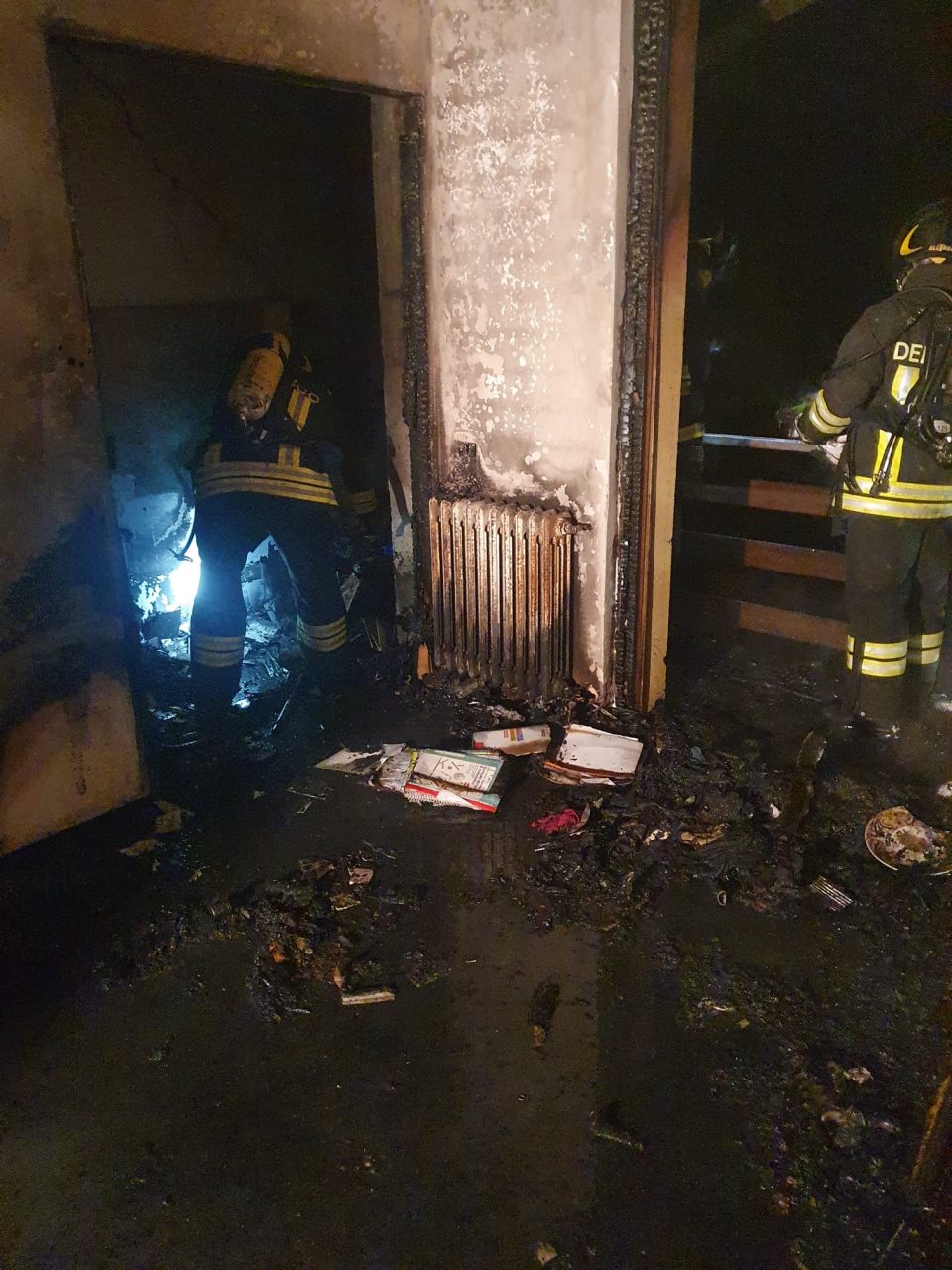 Incendio in una corte a Mozzate, alloggio inagibile FOTO