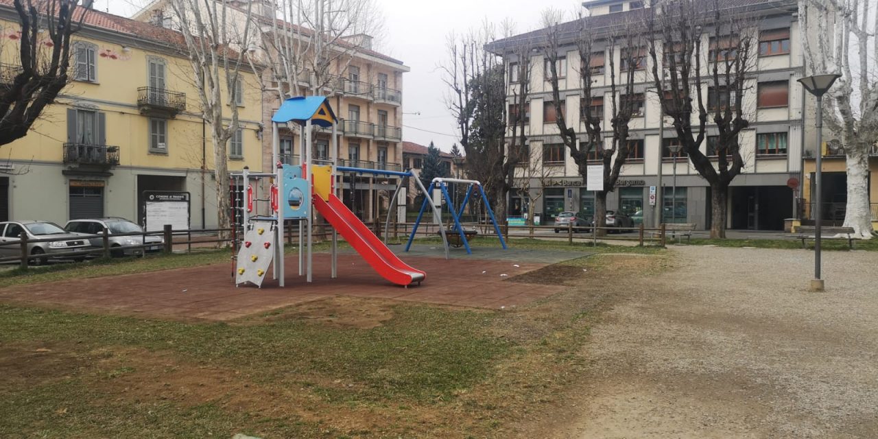 “Mantenete le distanze altrimenti chiuderemo i parchi”