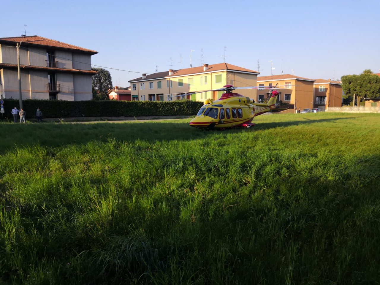 Saronno, 47enne precipitato dal quinto piano: non ce l’ha fatta