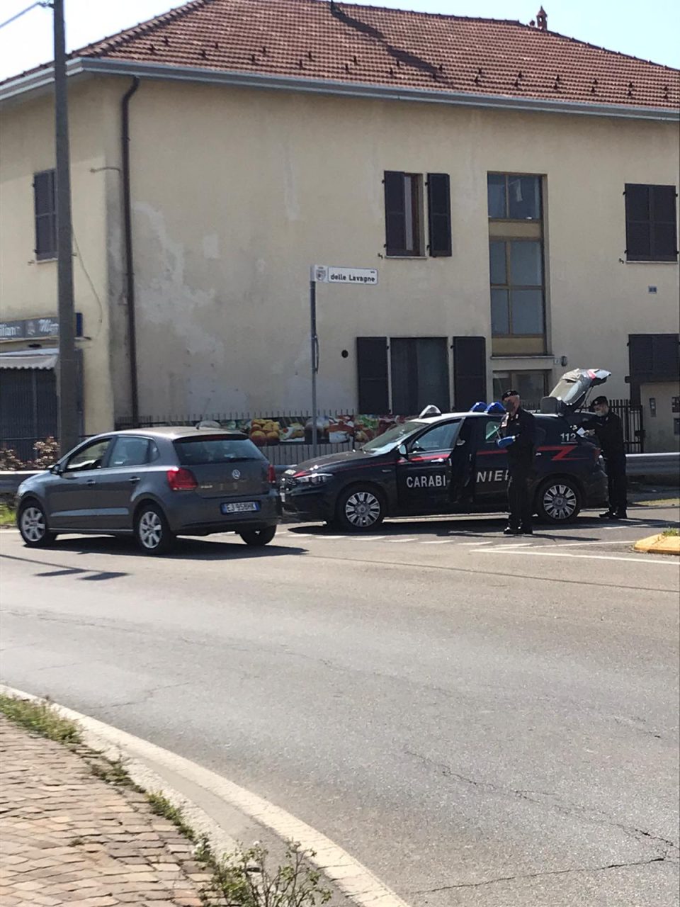 Controlli a tappeto dei carabinieri di Tradate: più di 100 multe