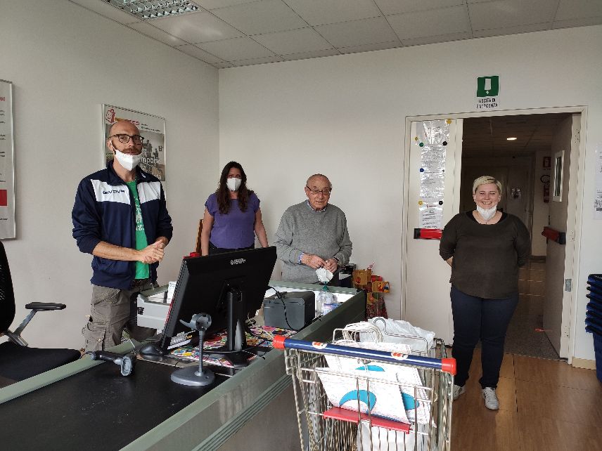 Saronno, iniziata la distribuzione dei pacchi alimentari