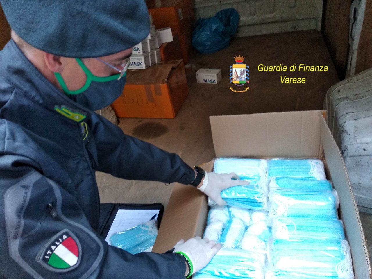 Mascherine non conformi, sequestrate dalla Finanza oltre 72mila pezzi