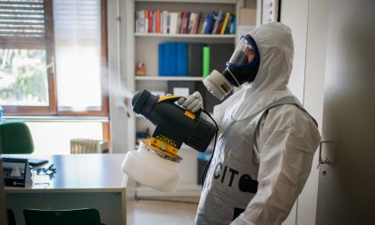 FOTO Dopo Busto, Saronno: militari NATO al lavoro per la disinfezione