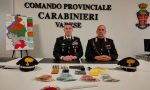 Spacciatore albanese rintracciato sul tetto di casa armato e con droga