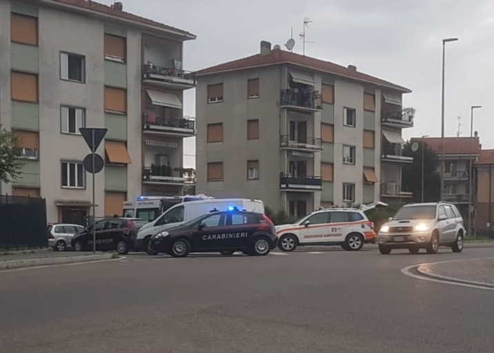 Tenta di uccidersi con un coltello, salvato dai Carabinieri di Tradate